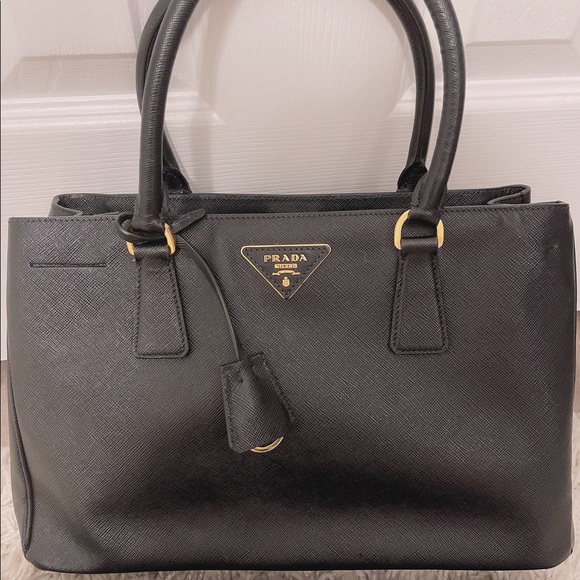 Prada Saffiano Purse in Black - Picture 2 of 6